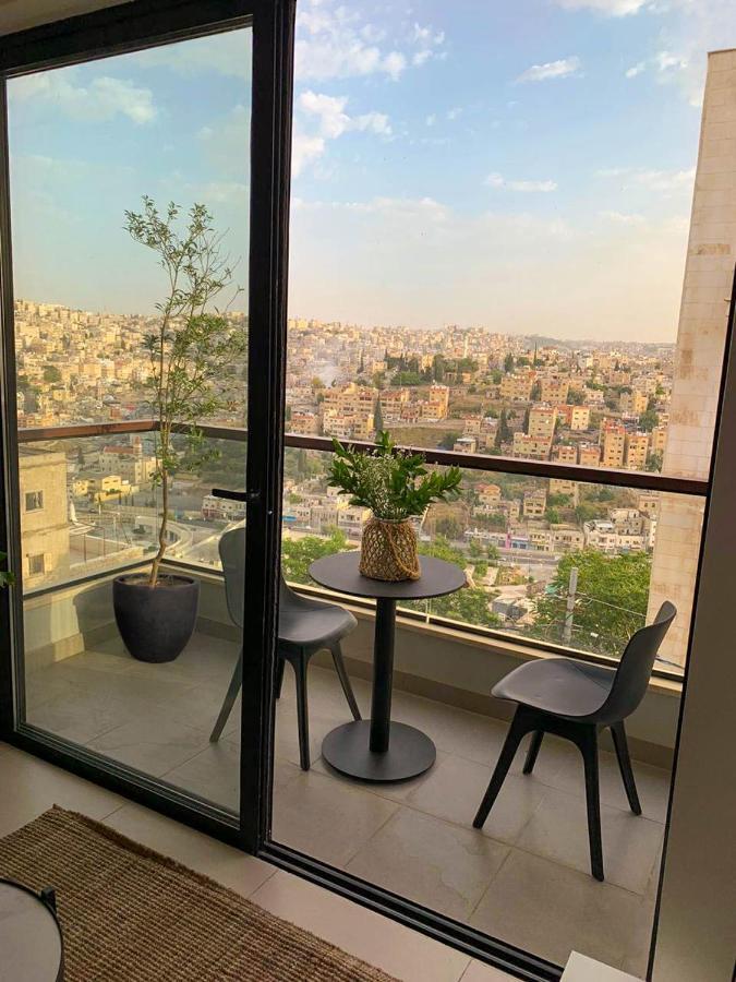 Nu Fifty Two Bed & Breakfast Amman Bagian luar foto